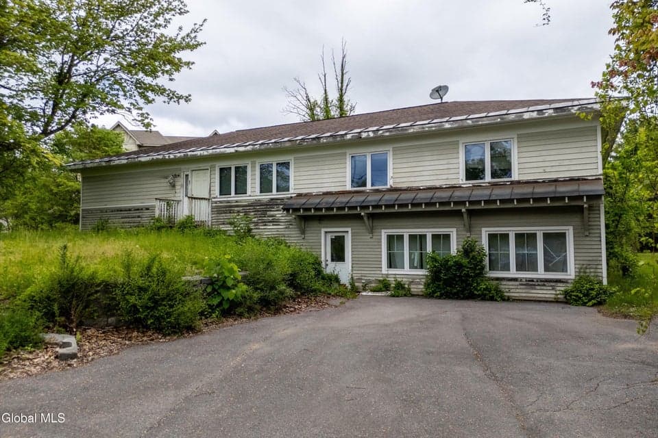 126 West Avenue, Saratoga Springs, NY 12866