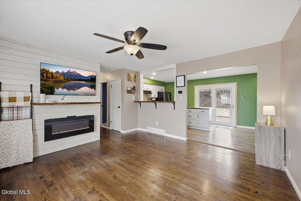 22 Ahern Avenue, Troy, NY 12180, photo 5