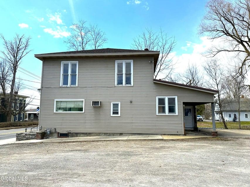 76 W Grand Street, photo 5