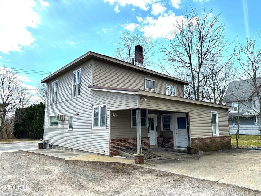 76 W Grand Street, photo 4