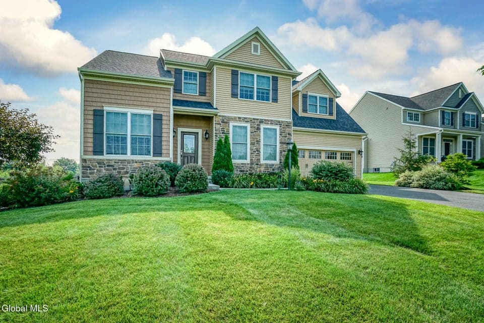 4 Matthews Court, Colonie, NY, photo 1