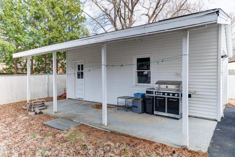 21 Sharpe Avenue, North Greenbush, NY, photo 5