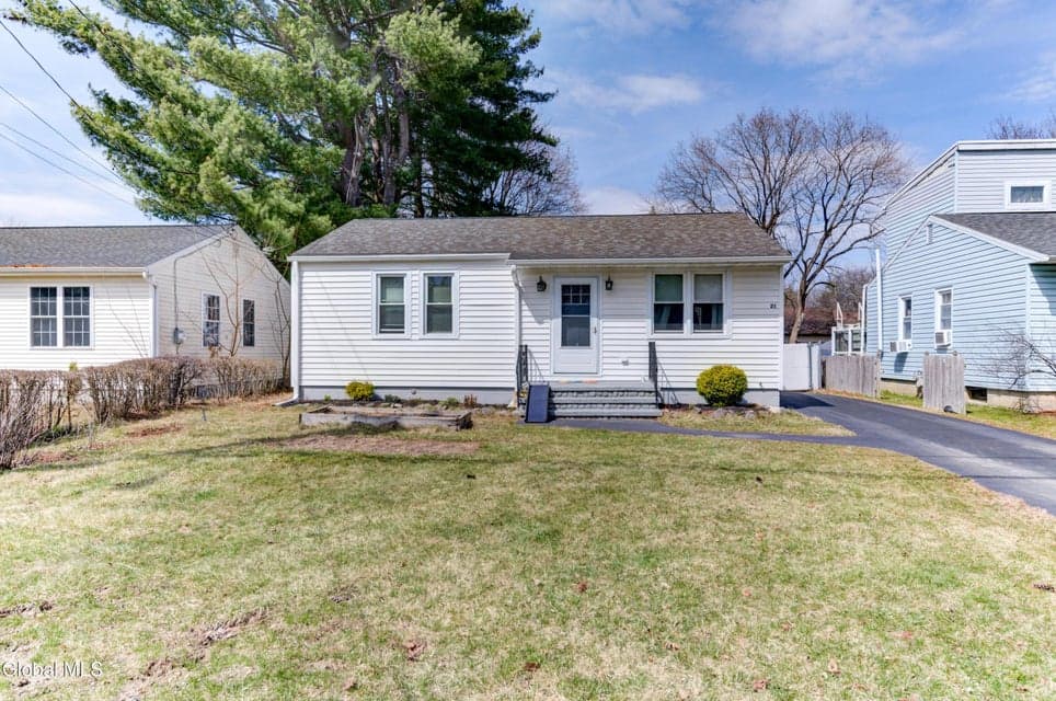 21 Sharpe Avenue, North Greenbush, NY, photo 1