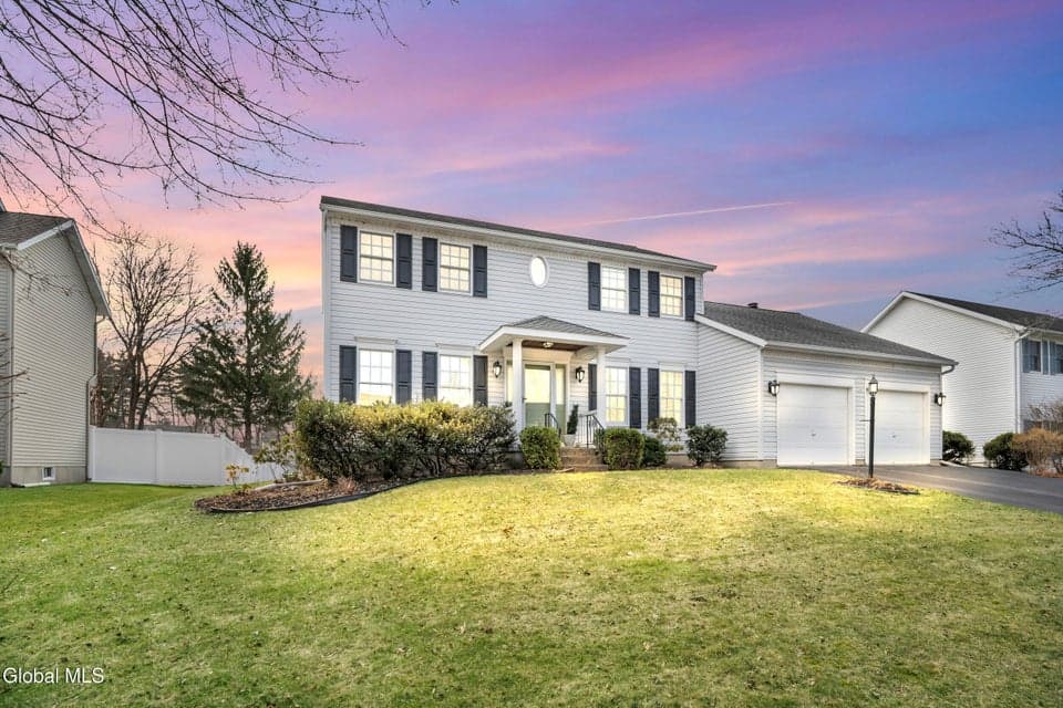 20 Valleywood Drive, Colonie, NY, photo 1