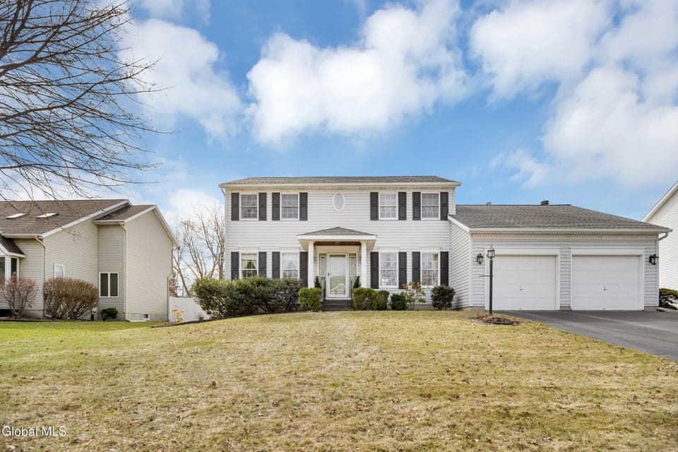 20 Valleywood Drive, Colonie, NY, photo 3