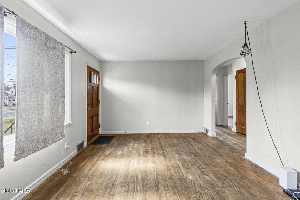 1815 Curry Road, Rotterdam, NY, photo 2