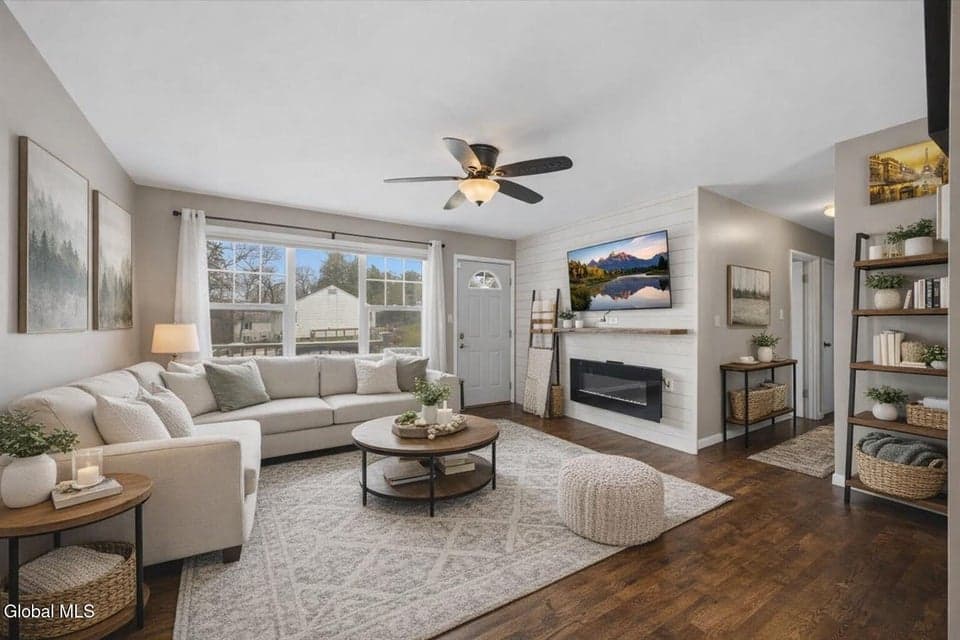22 Ahern Avenue, Troy, NY 12180, photo 3