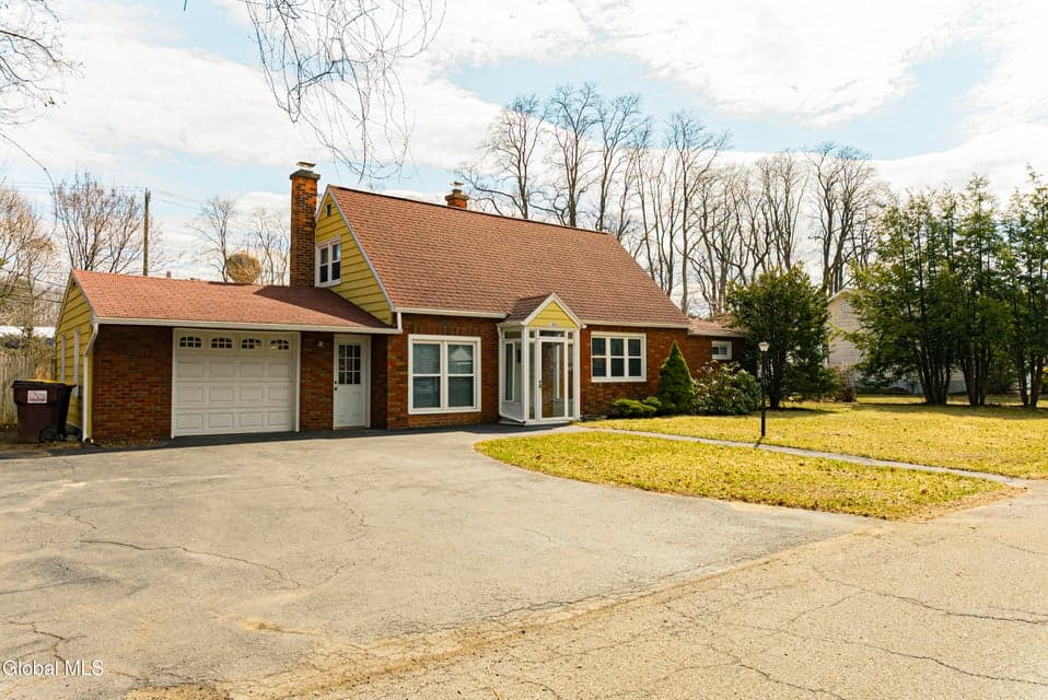 2983 Nancy Lane, photo 2