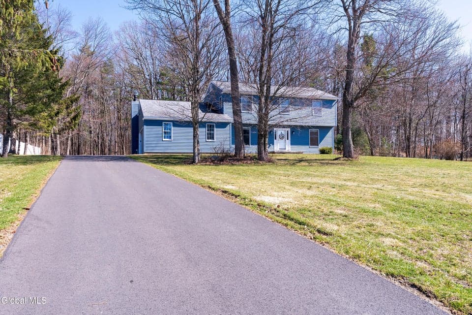 24 Huntswood Lane, photo 1