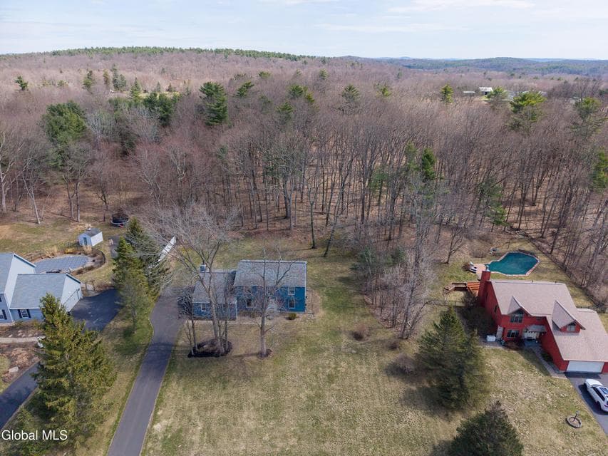 24 Huntswood Lane, photo 3