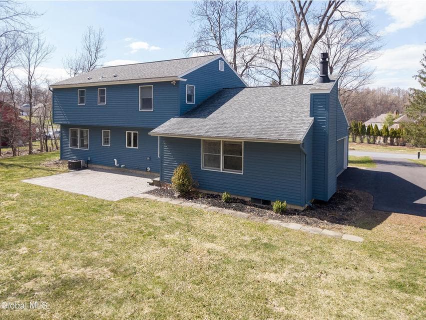 24 Huntswood Lane, photo 4