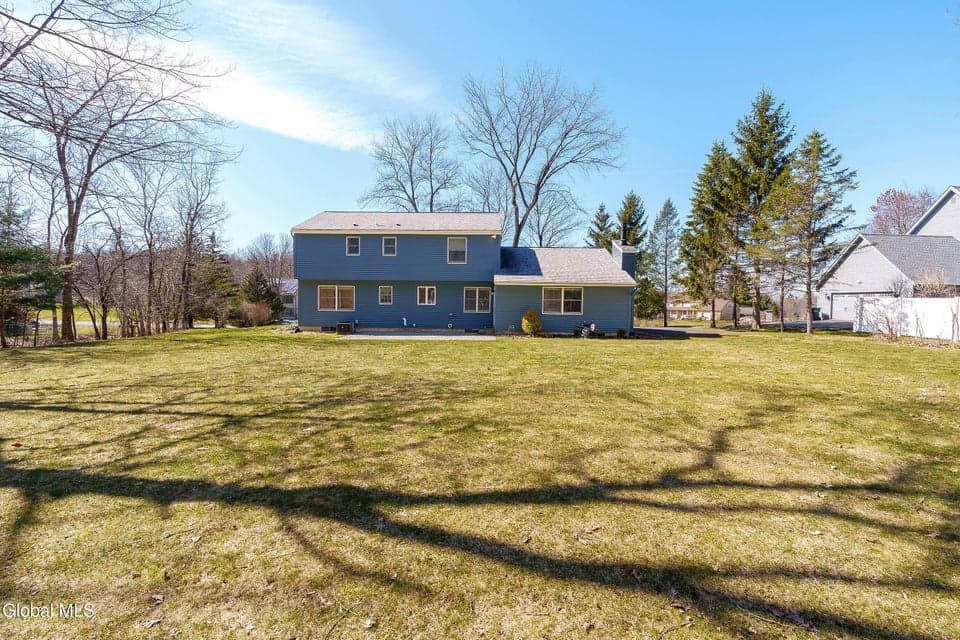 24 Huntswood Lane, photo 5