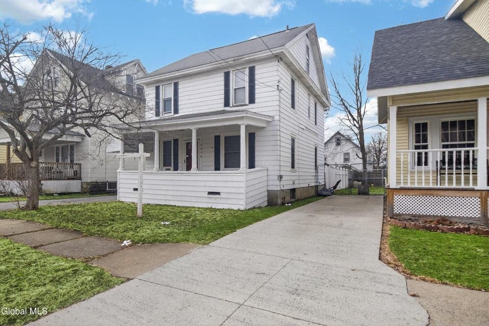 1916 Bradford Avenue, photo 2