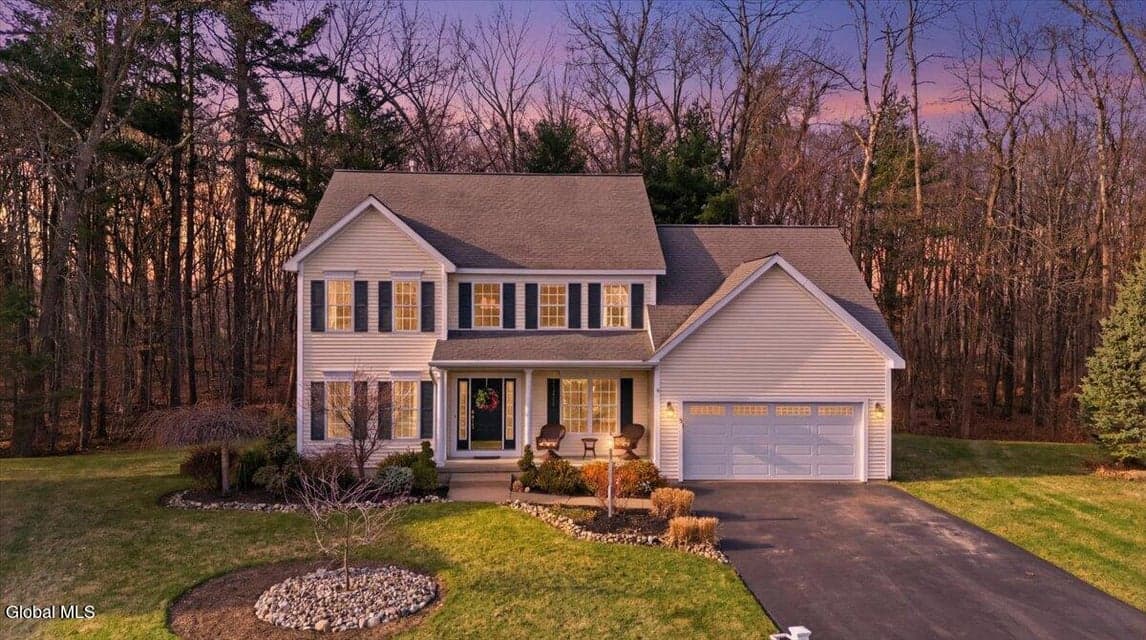 8 Cathywood Court, Clifton Park, NY, photo 1