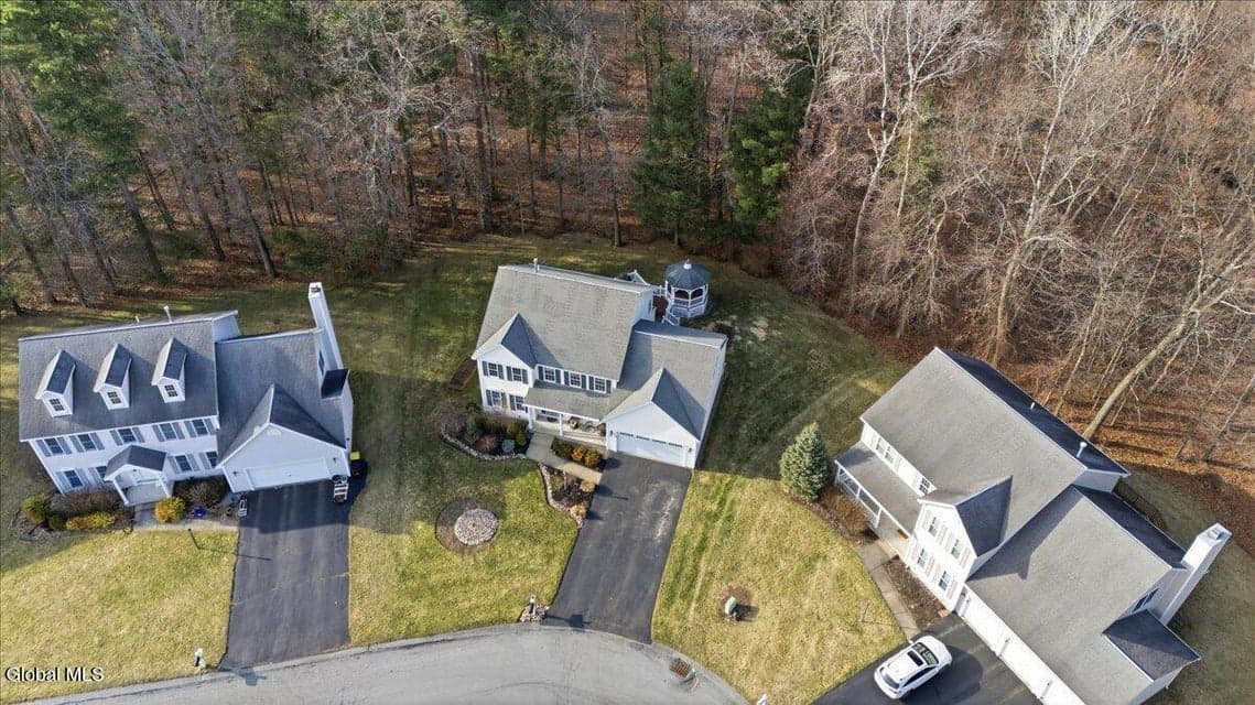 8 Cathywood Court, Clifton Park, NY, photo 4