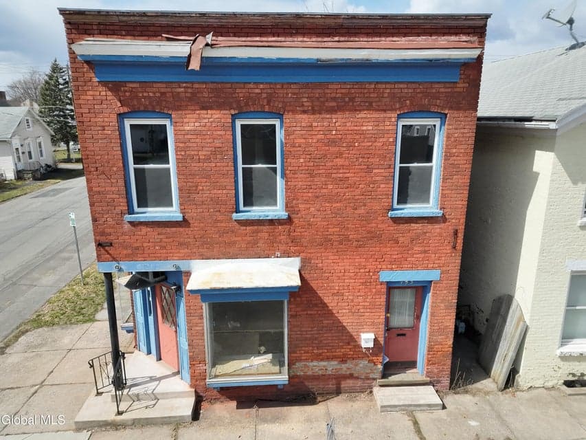 793 5th Avenue, Troy, NY 12182