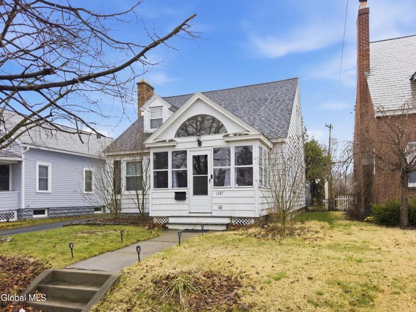 1327 Baker Avenue, photo 1