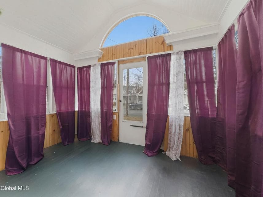 1327 Baker Avenue, photo 3