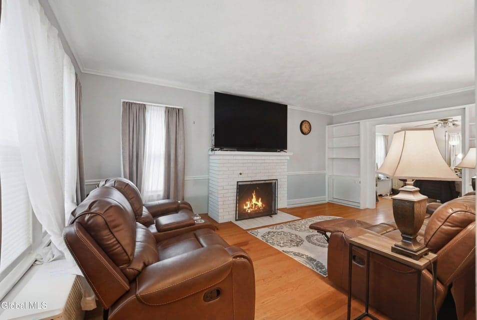 1327 Baker Avenue, photo 4
