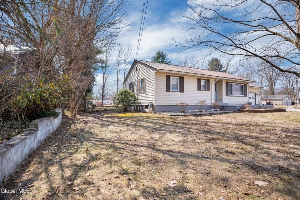 22 Thomas Avenue, Hudson Falls, NY 12839, photo 3