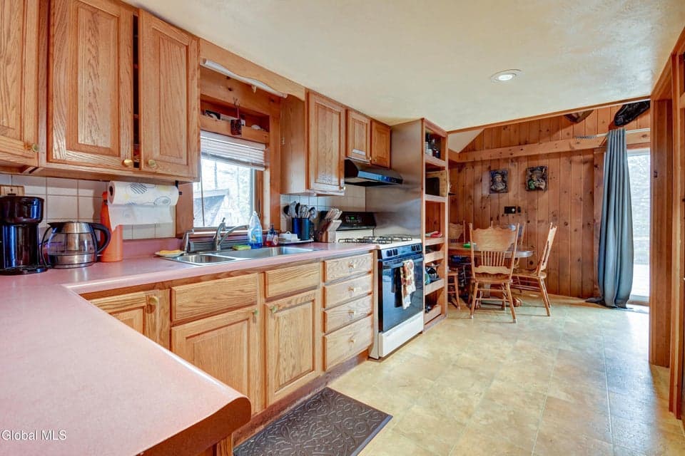 259 Hart Road, photo 2