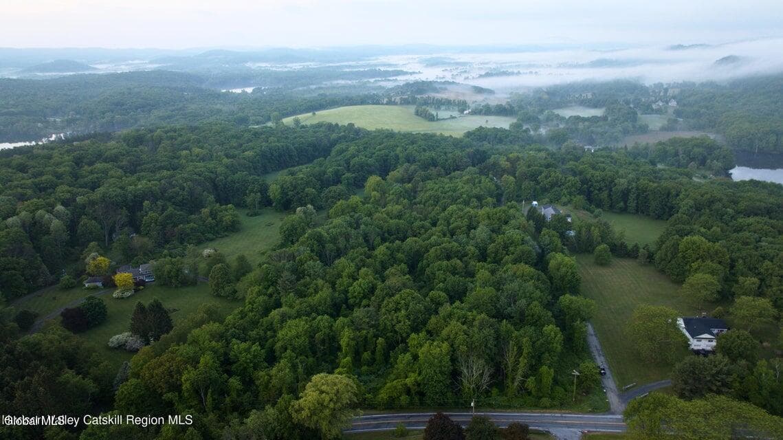 L35 County Route 27, photo 1