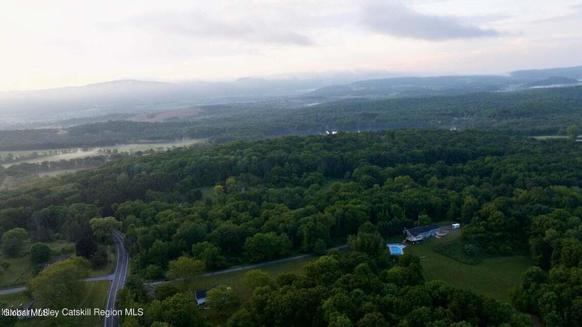 L35 County Route 27, photo 5