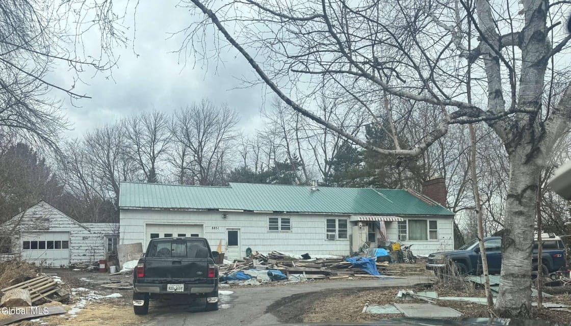 8851 Rt 9, photo 1