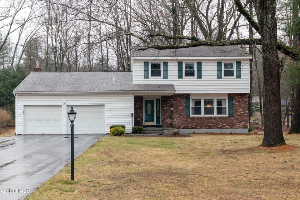 22 Fairway Boulevard, Wilton, NY, photo 1