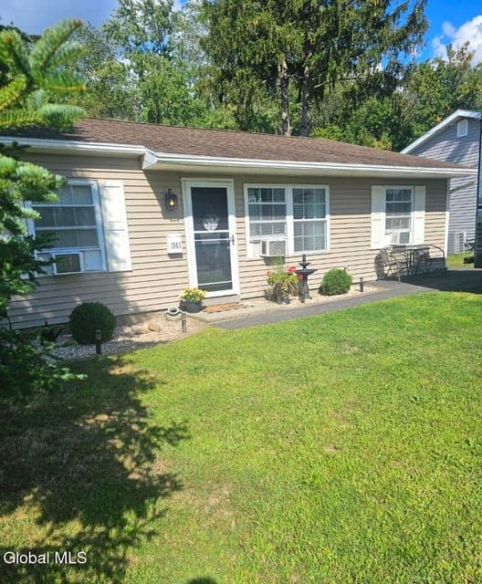 1043 Madison Avenue, Troy, NY, photo 3