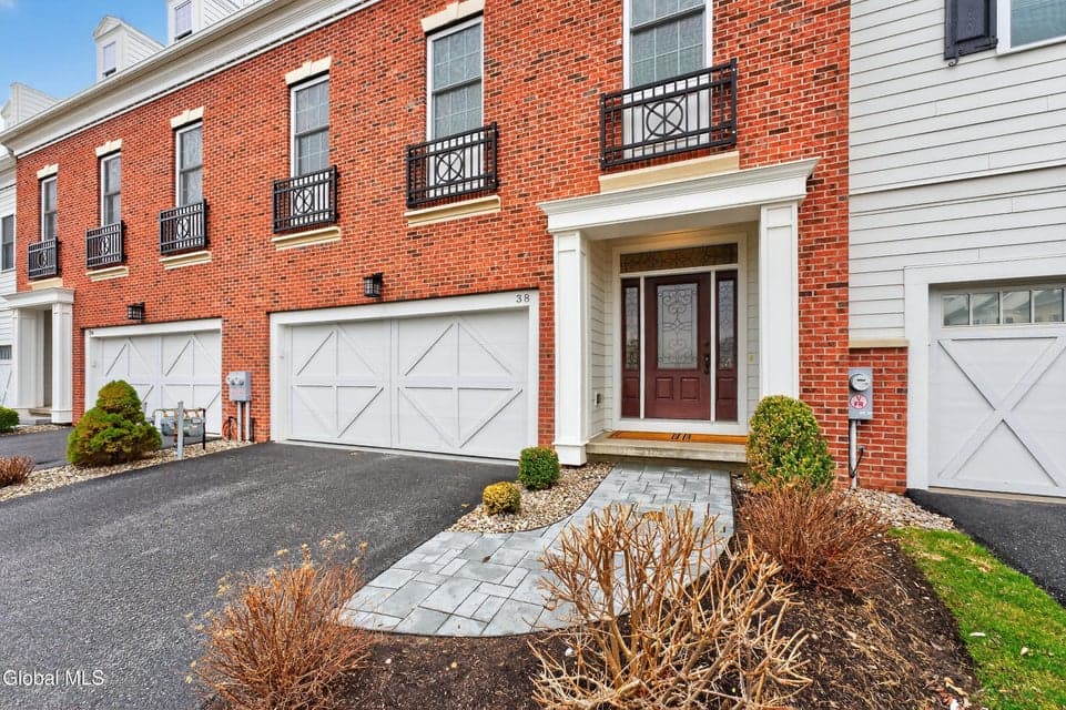 38 Cambridge Way, photo 1