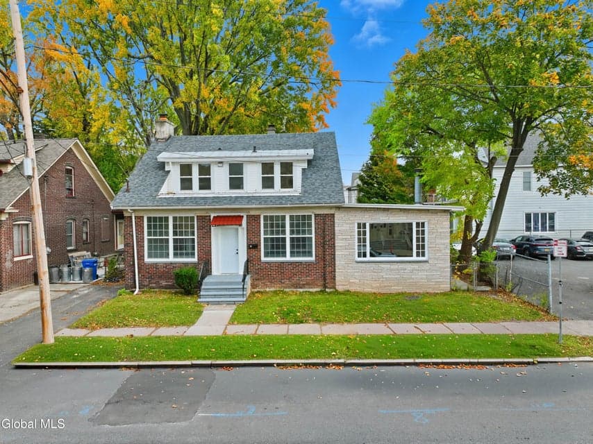 2 Glenwood Street, Albany, NY 12208, photo 1