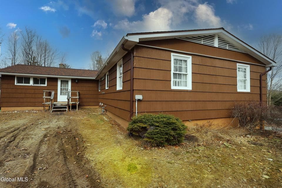 11 Continental Drive, photo 4