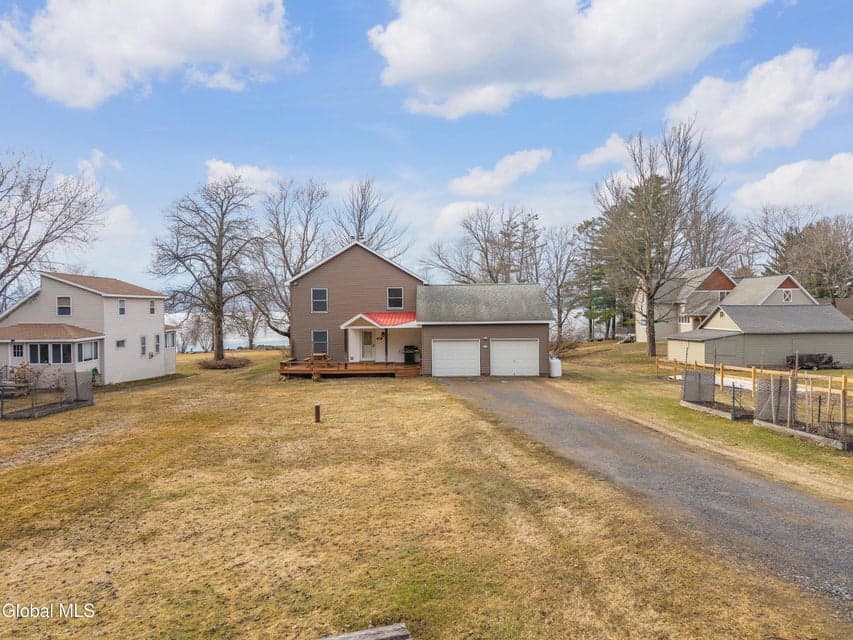 130 Van Allen Lane, photo 3
