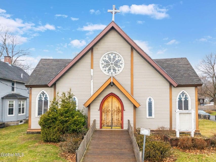 12 Woodbridge Avenue, Chatham, NY 12037