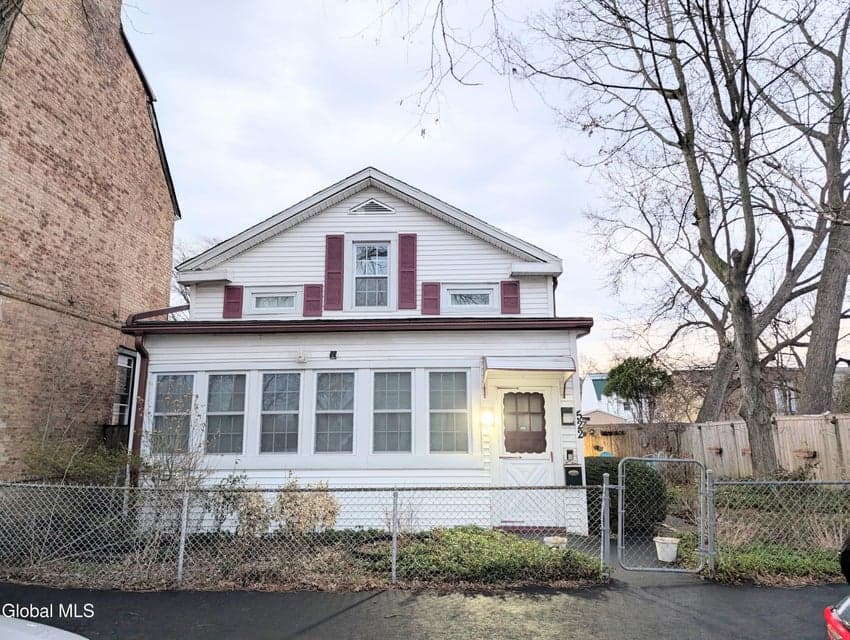 522 1st Avenue, photo 1