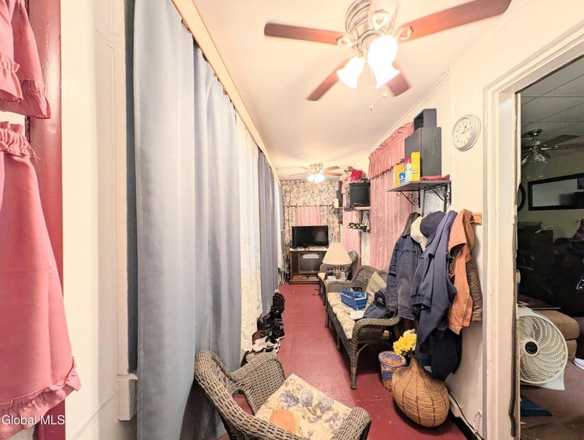 522 1st Avenue, photo 3