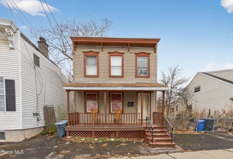 796 Livingston Avenue, photo 1