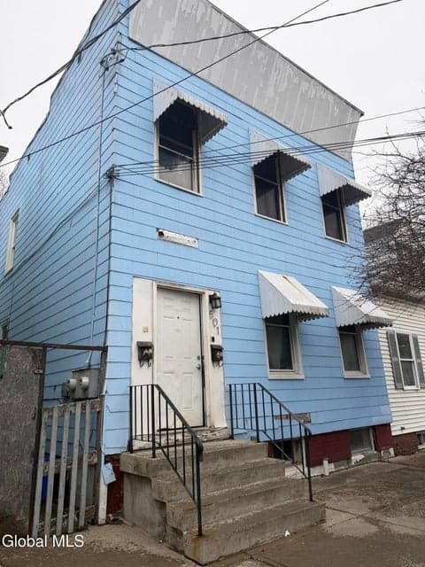 501 2nd Street, photo 1