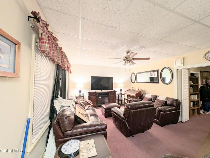 522 1st Avenue, photo 4