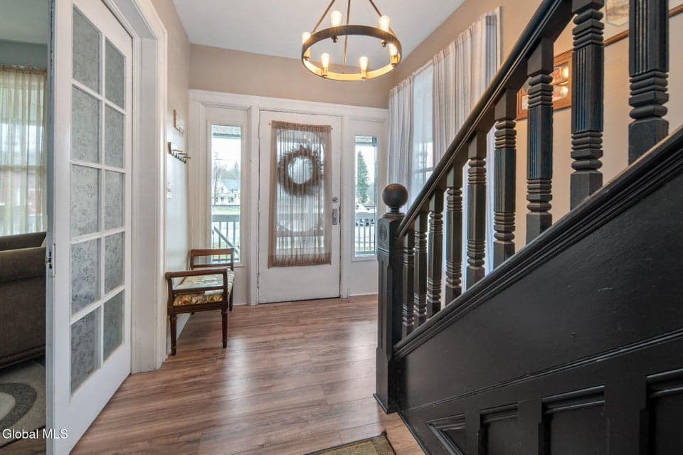 142 S Main Street, photo 3