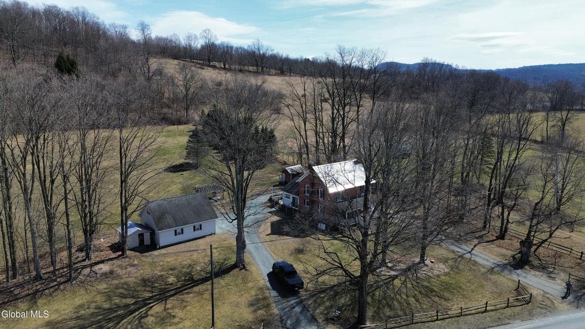 88 Aiken Road, photo 1
