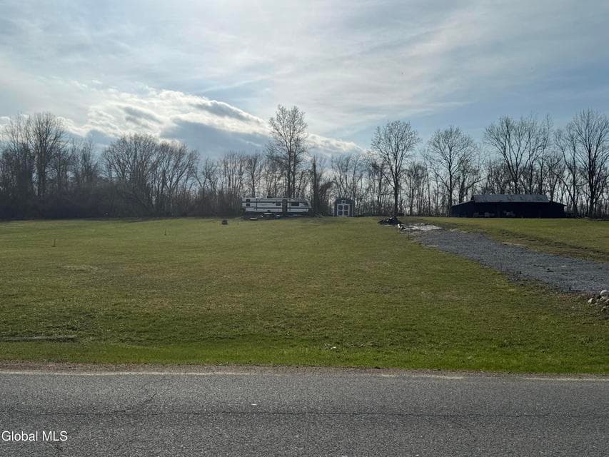11 Green Barn Road, photo 1