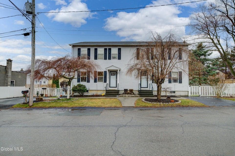 32 Richmond Street, Colonie, NY 12205, photo 1
