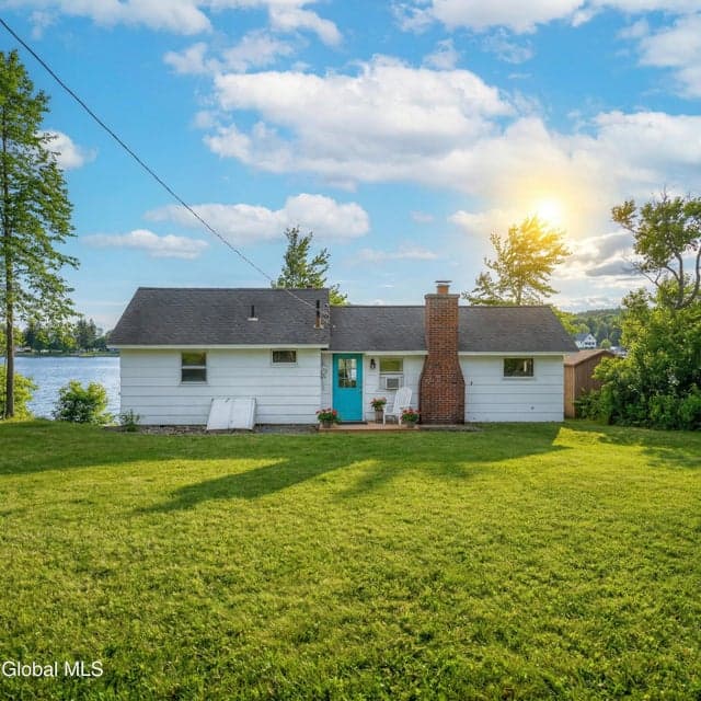 594 S Shore Road, photo 2