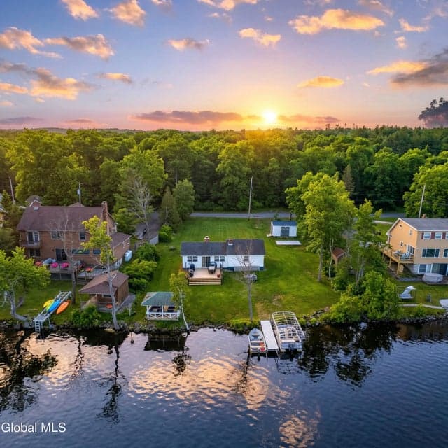 594 S Shore Road, photo 3
