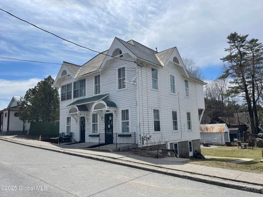 6367 US-9, photo 1