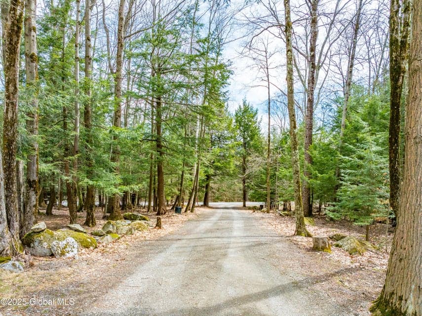 77 Davitt Lake Road, photo 2