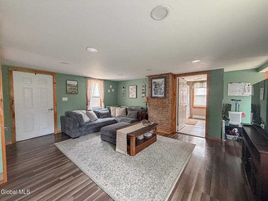 28 Hollister Street, photo 5