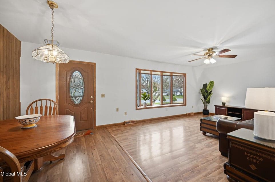 10 Knadler Drive, Colonie, NY, photo 3
